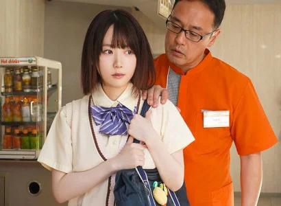 Ông quản lý xử lý hành vi ăn cắp vặt của em gái trong cửa hàng